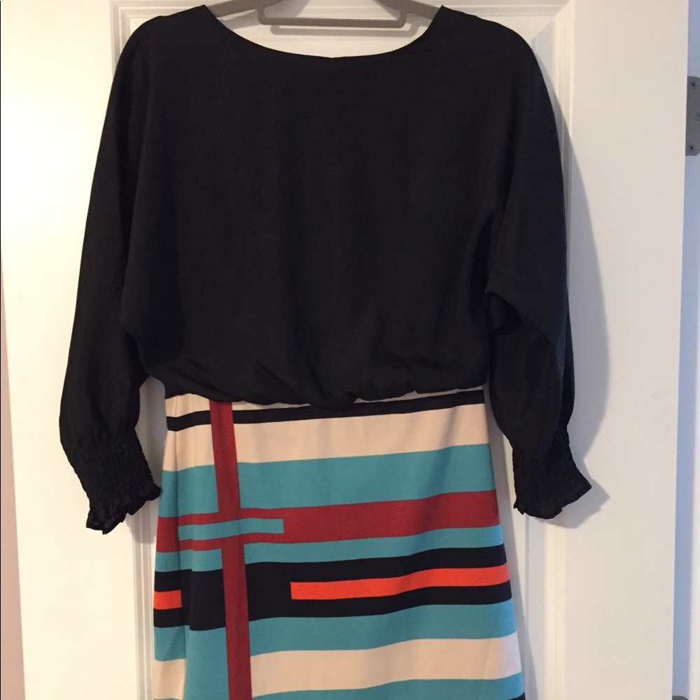 Fun 3/4 sleeve dress! So comfy!